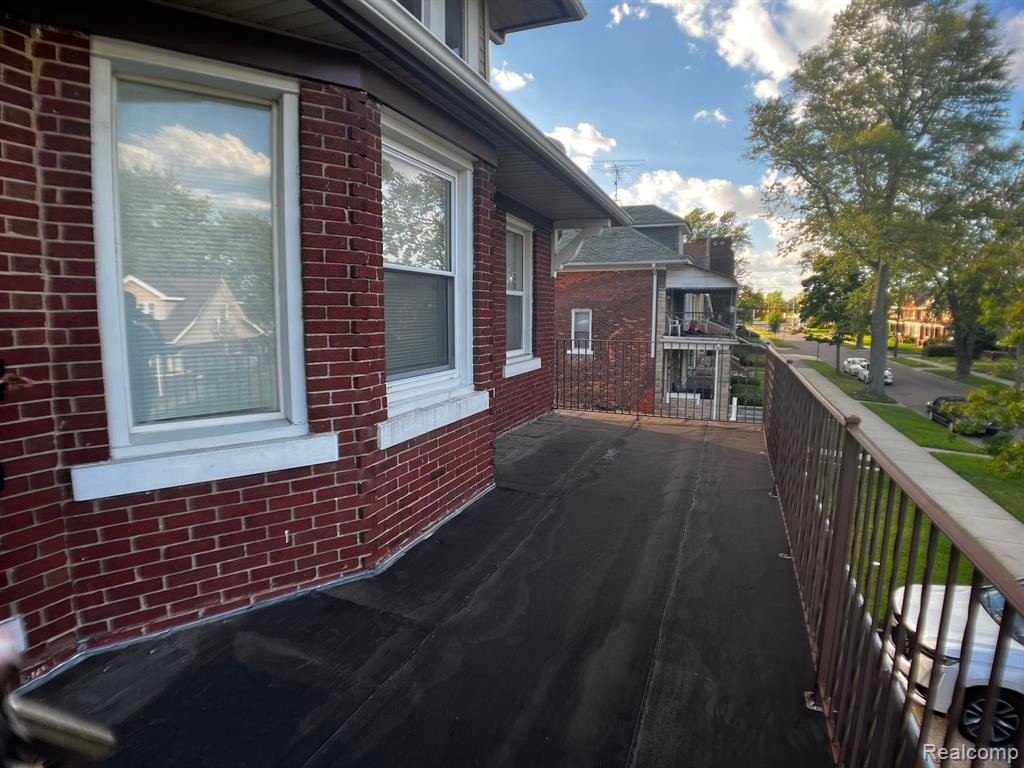 5435 BURNS Street, Detroit, MI 48213 — Photo 15