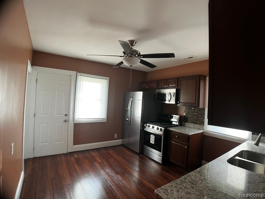 5435 BURNS Street, Detroit, MI 48213 — Photo 19