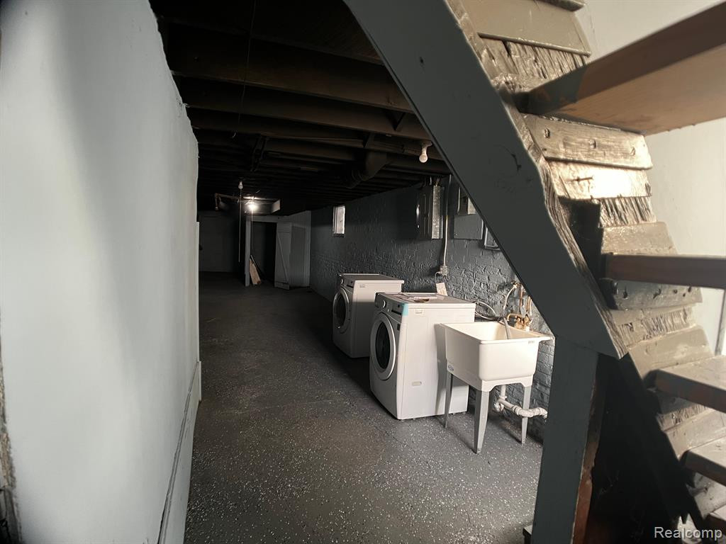 5435 BURNS Street, Detroit, MI 48213 — Photo 26