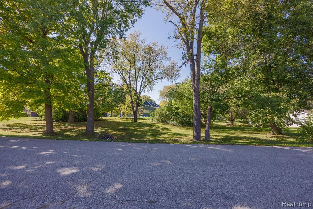 6112 Andersonville Road, Waterford, MI 48329 — front exterior