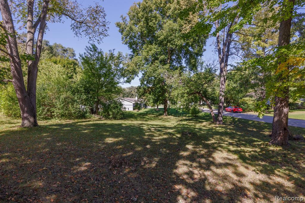 6112 Andersonville Road, Waterford, MI 48329 — Photo 4