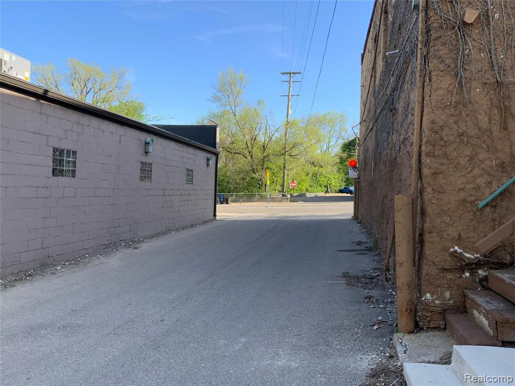 8 W MICHIGAN Avenue, Ypsilanti, MI 48197 — Photo 6