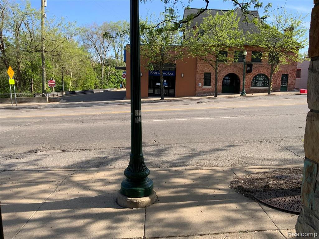 8 W MICHIGAN Avenue, Ypsilanti, MI 48197 — Photo 16