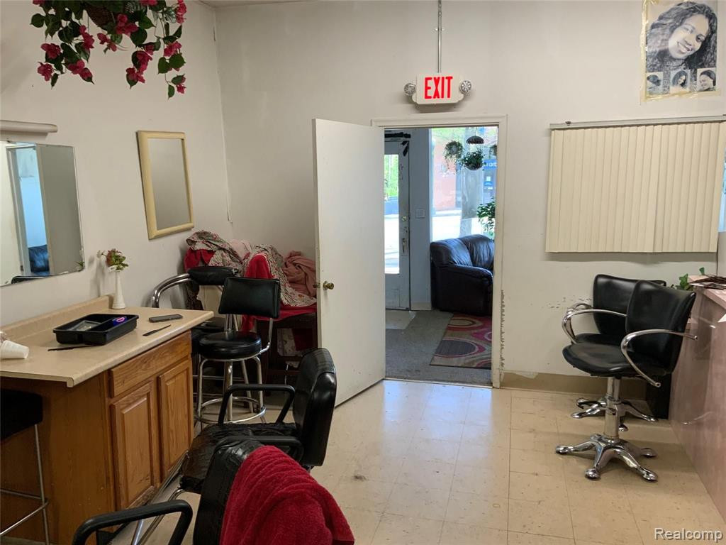 8 W MICHIGAN Avenue, Ypsilanti, MI 48197 — Photo 21