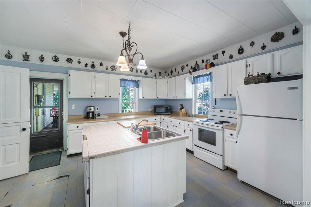 5125 VINES Road, Howell, MI 48843 — Photo 13