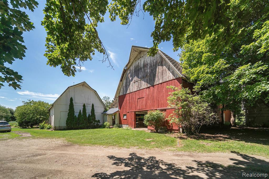 5125 VINES Road, Howell, MI 48843 — Photo 36