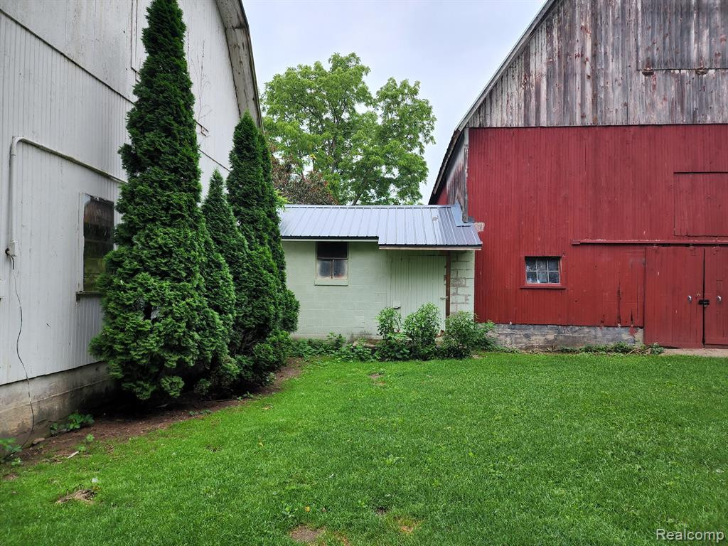 5125 VINES Road, Howell, MI 48843 — Photo 45