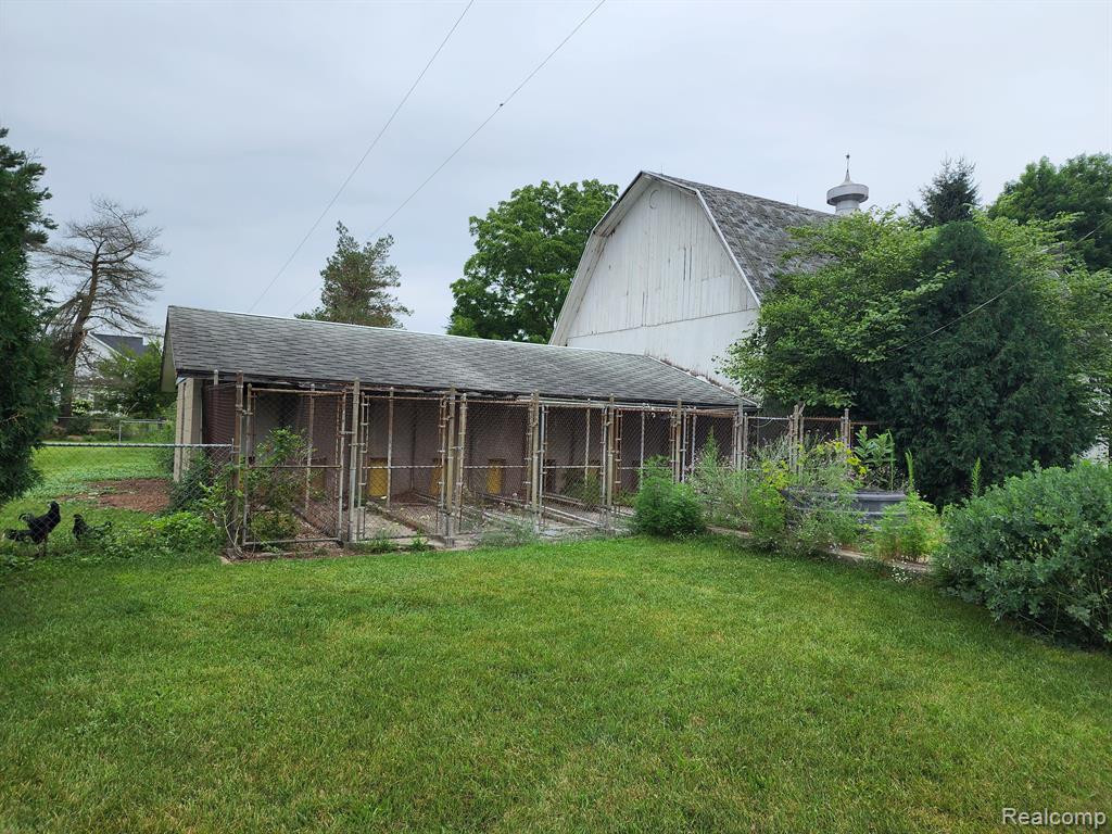 5125 VINES Road, Howell, MI 48843 — Photo 52