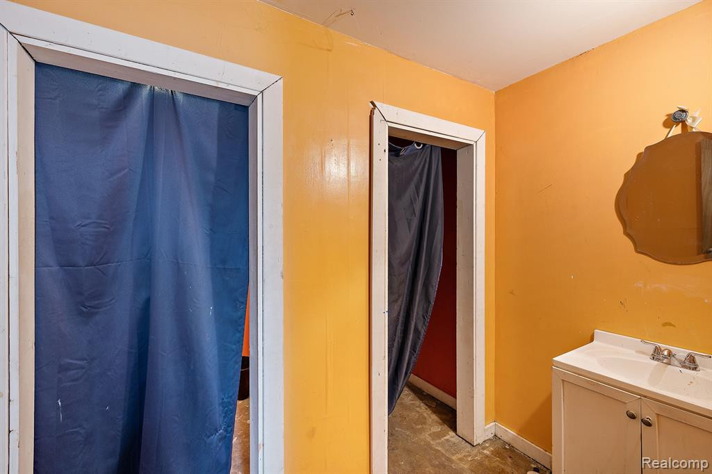 314 E BALTIMORE Street, Detroit, MI 48202 — Photo 7