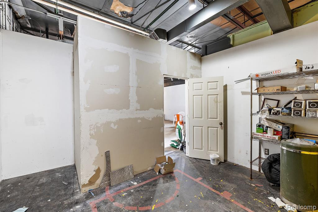 314 E BALTIMORE Street, Detroit, MI 48202 — Photo 9