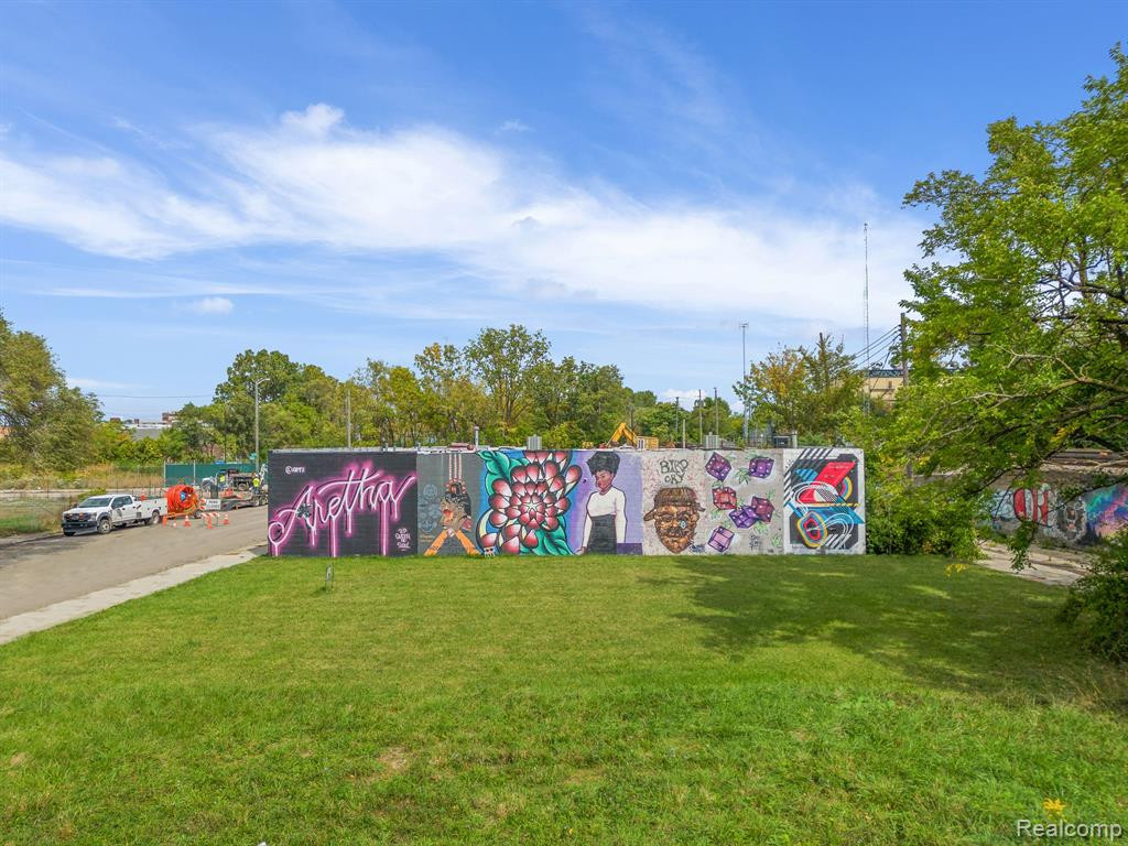 314 E BALTIMORE Street, Detroit, MI 48202 — Photo 16