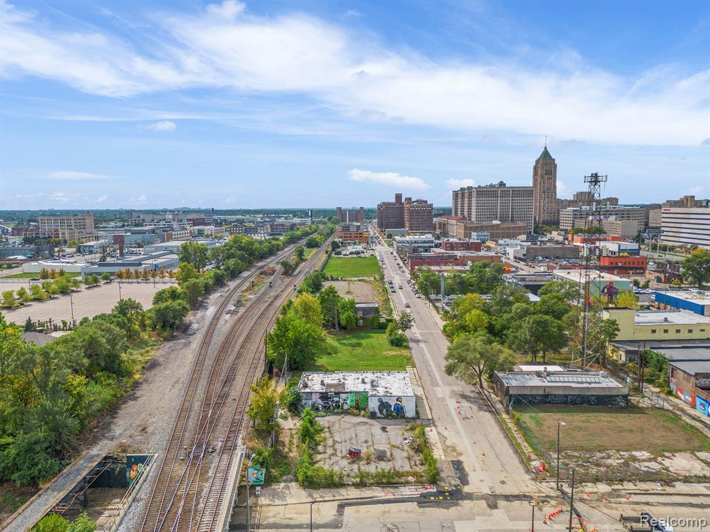 314 E BALTIMORE Street, Detroit, MI 48202 — Photo 30
