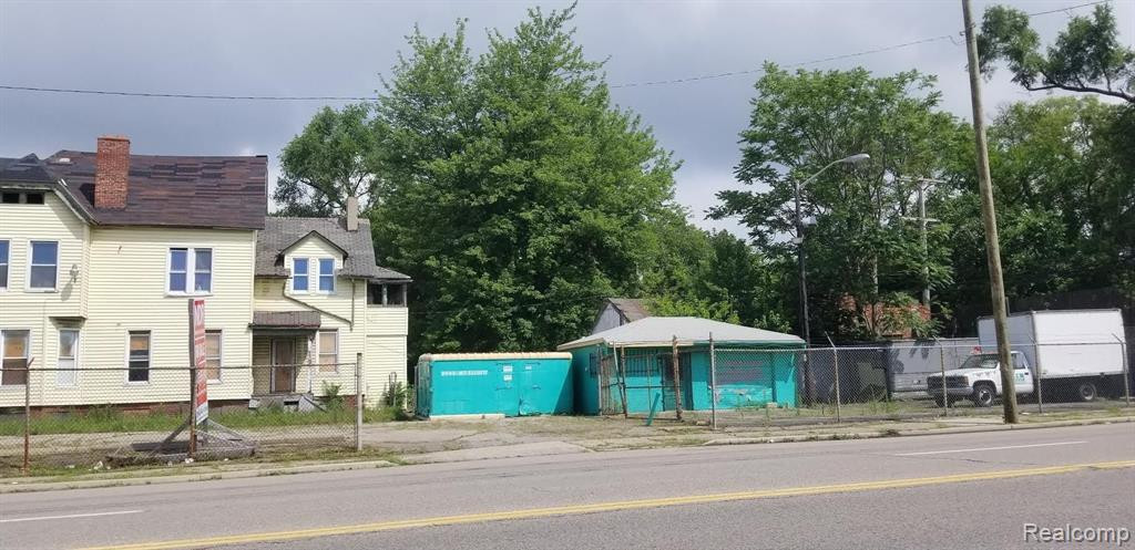 2444 MOUNT ELLIOTT Street, Detroit, MI 48207