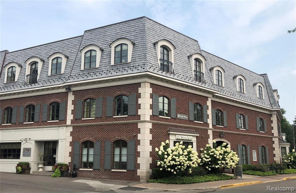 63 KERCHEVAL Avenue, Grosse Pointe Farms, MI 48236 — Photo 2