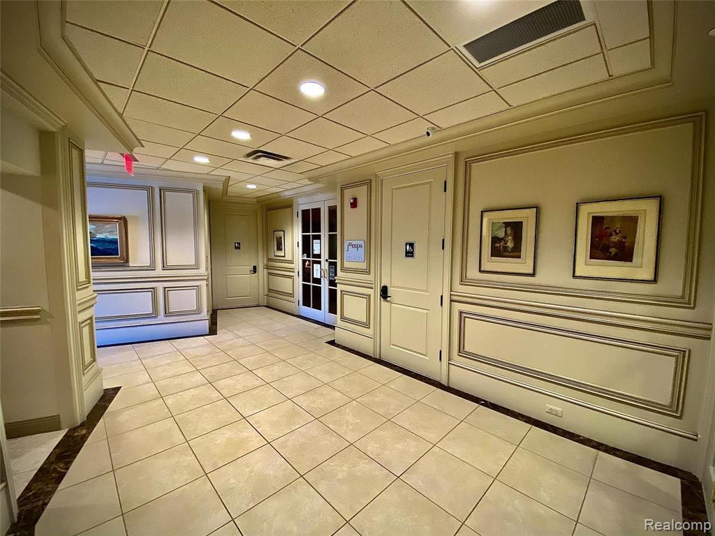 63 KERCHEVAL Avenue, Grosse Pointe Farms, MI 48236 — Photo 9