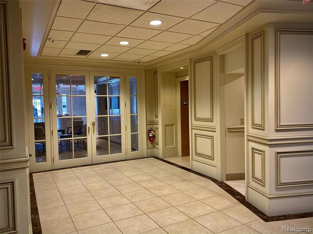63 KERCHEVAL Avenue, Grosse Pointe Farms, MI 48236 — Photo 10