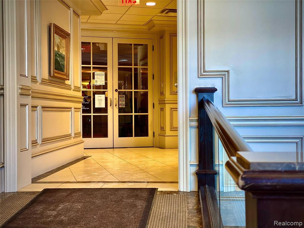 63 KERCHEVAL Avenue, Grosse Pointe Farms, MI 48236 — Photo 14