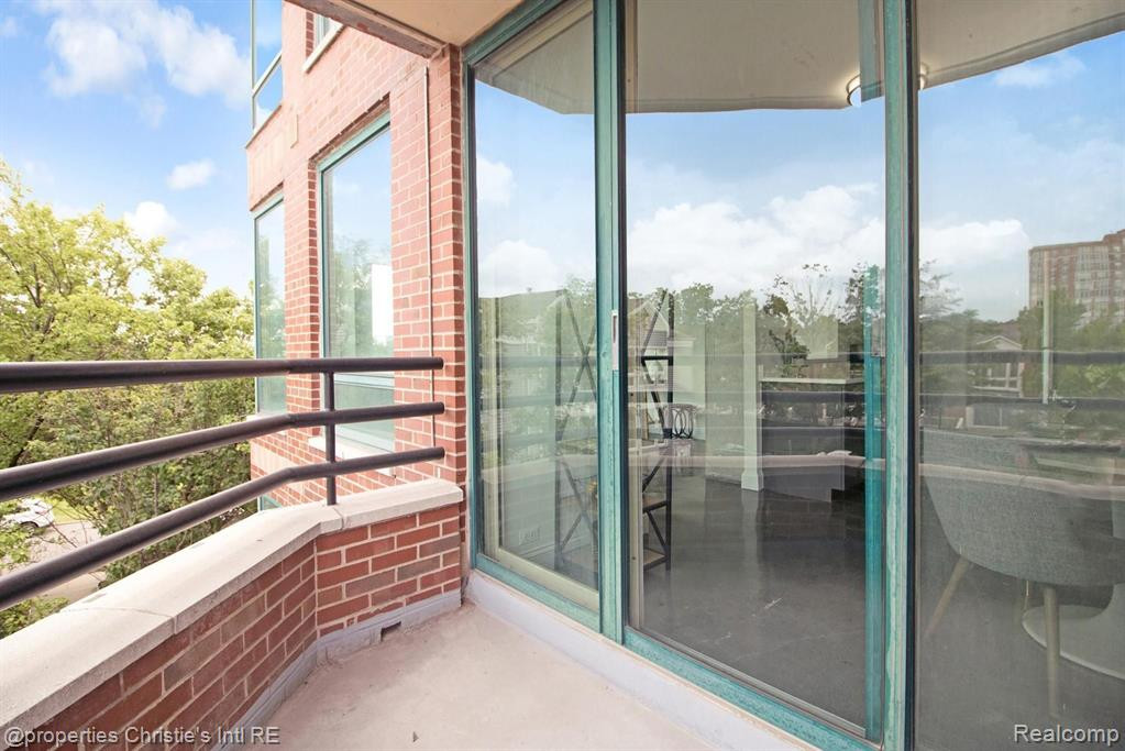 3320 Spinnaker Lane, 3C, Detroit, MI 48207 — Photo 2