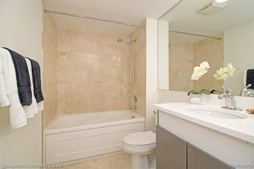 3320 Spinnaker Lane, 3C, Detroit, MI 48207 — Photo 13