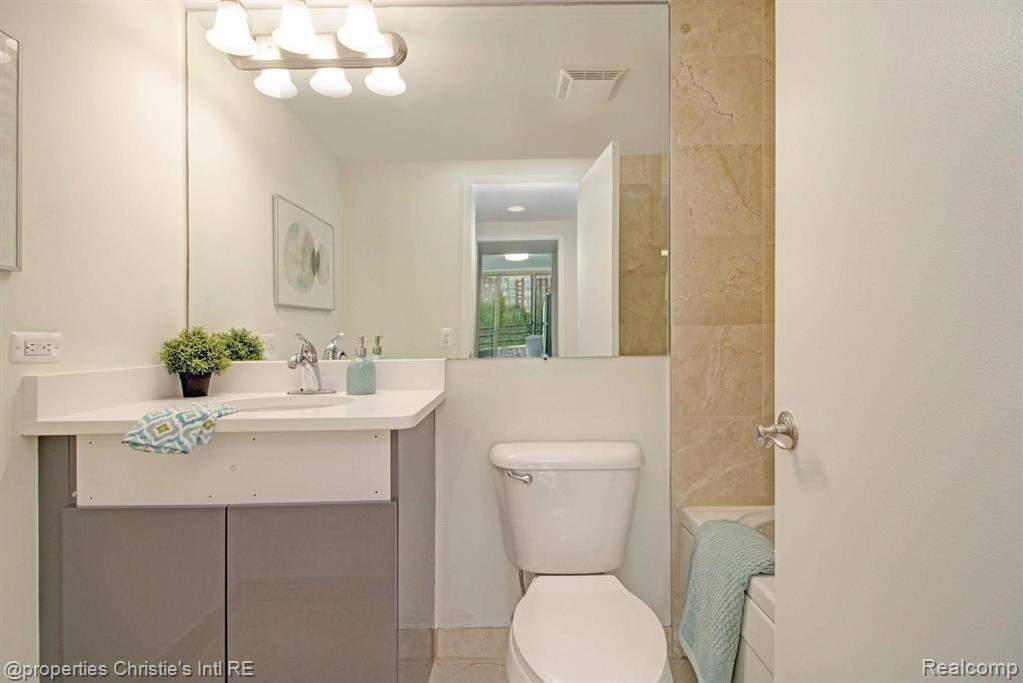 3320 Spinnaker Lane, 3C, Detroit, MI 48207 — Photo 20