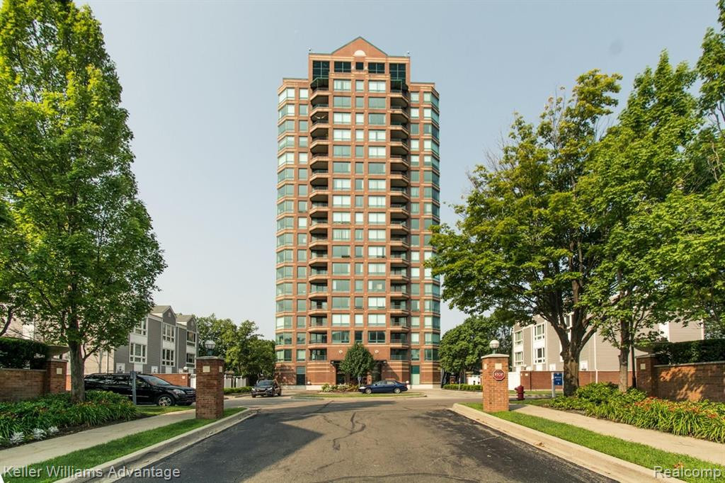 3320 SPINNAKER Lane, 10-E, Detroit, MI 48207 — front exterior
