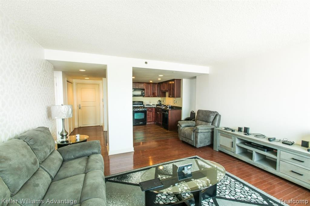 3320 SPINNAKER Lane, 10-E, Detroit, MI 48207 — Photo 10
