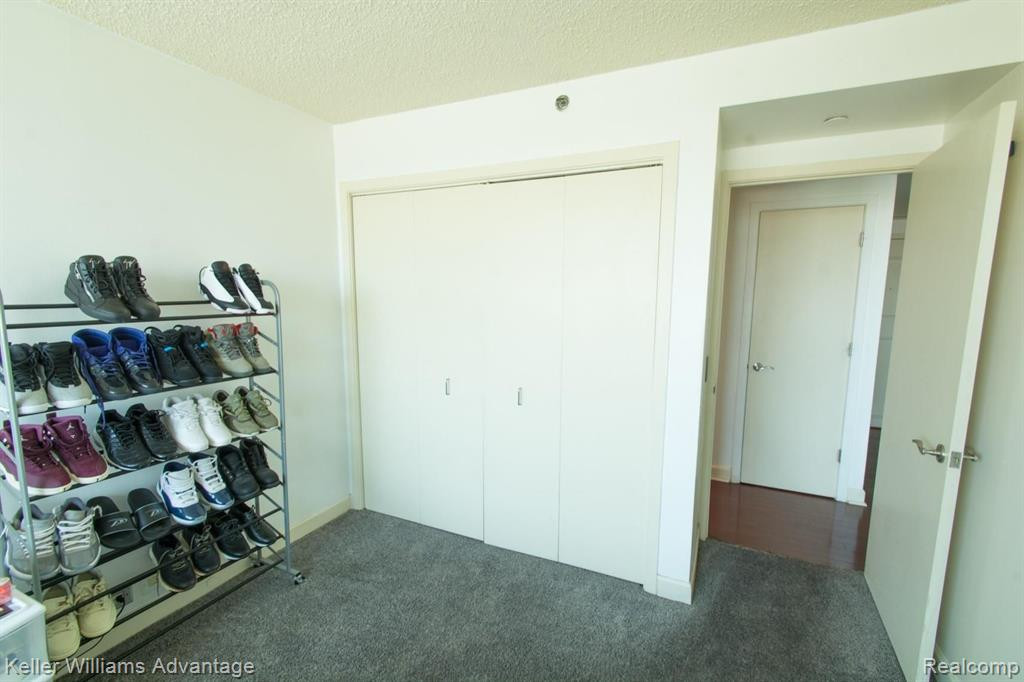 3320 SPINNAKER Lane, 10-E, Detroit, MI 48207 — Photo 16