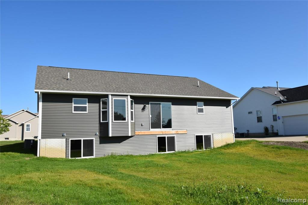 6365 Augusta Drive, Swartz Creek, MI 48473 — Photo 2