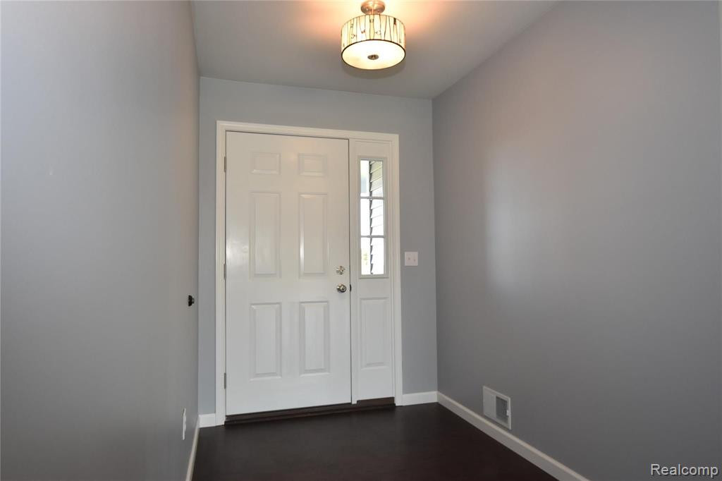 6365 Augusta Drive, Swartz Creek, MI 48473 — Photo 3