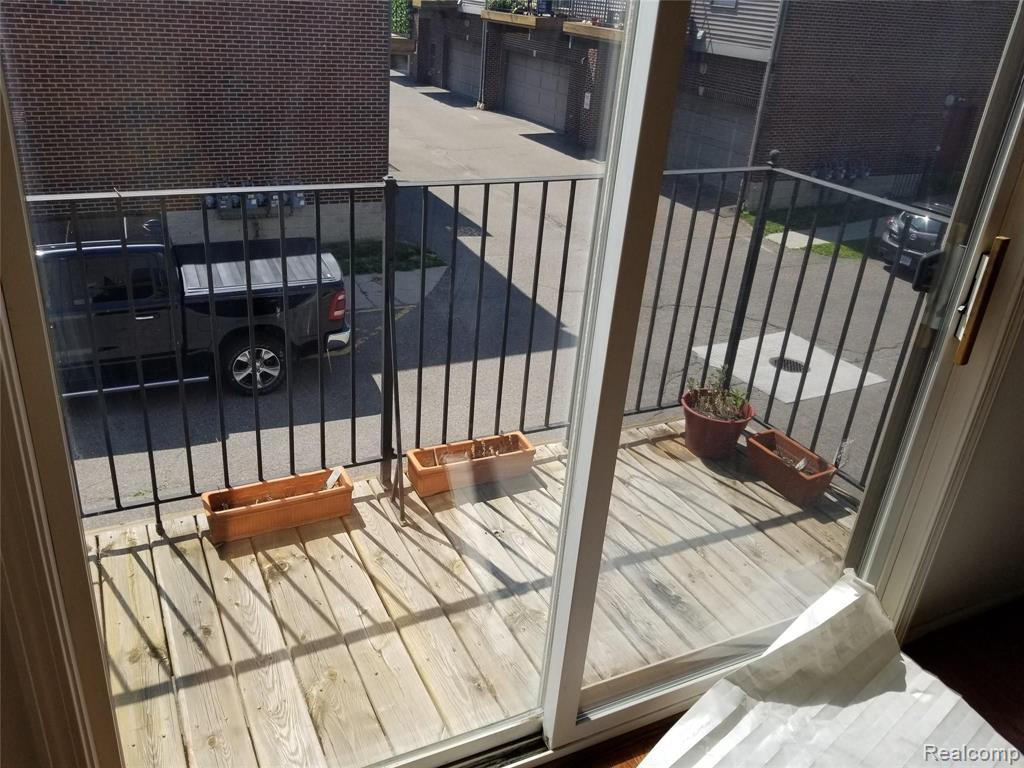 7633 WOODWARD Avenue, Detroit, MI 48202 — Photo 3
