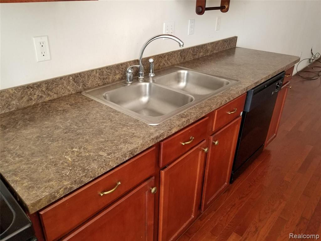7633 WOODWARD Avenue, Detroit, MI 48202 — Photo 12