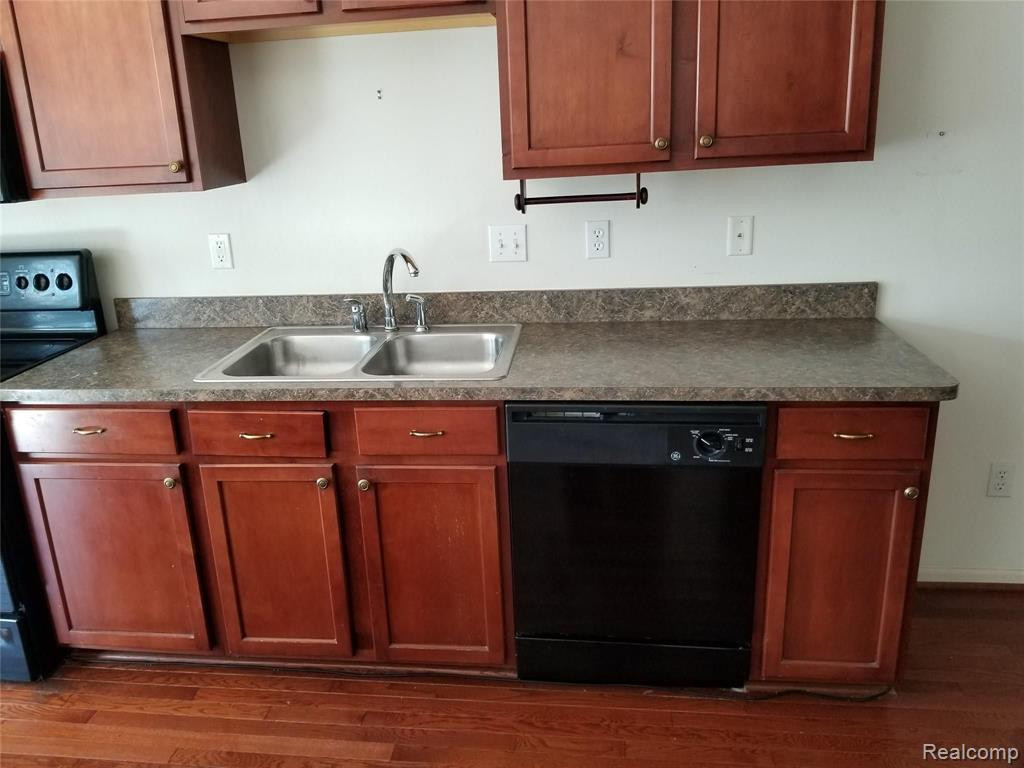 7633 WOODWARD Avenue, Detroit, MI 48202 — Photo 14