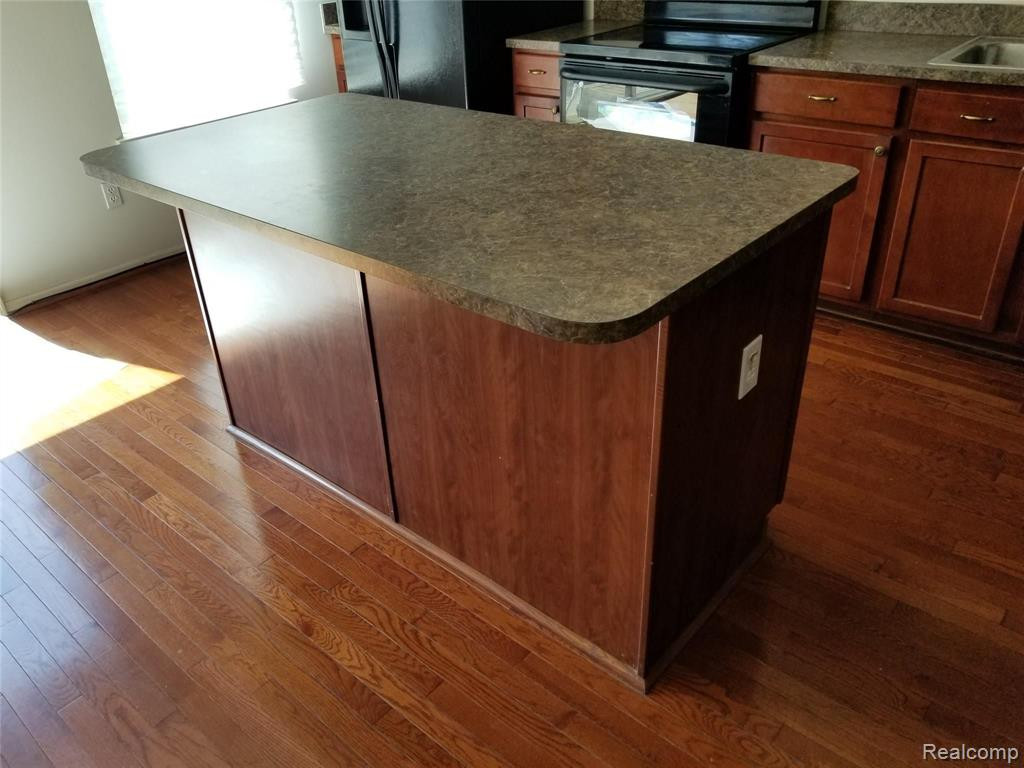 7633 WOODWARD Avenue, Detroit, MI 48202 — Photo 15