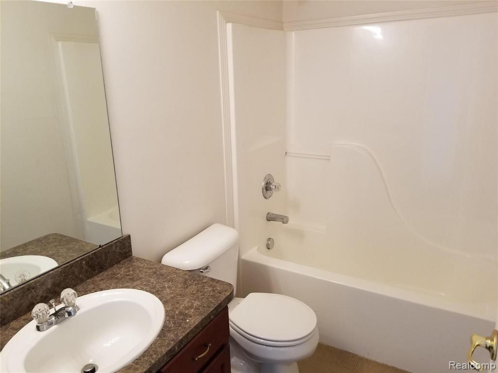 7633 WOODWARD Avenue, Detroit, MI 48202 — Photo 21