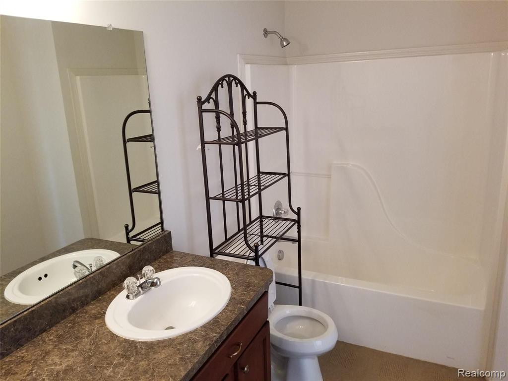 7633 WOODWARD Avenue, Detroit, MI 48202 — Photo 24