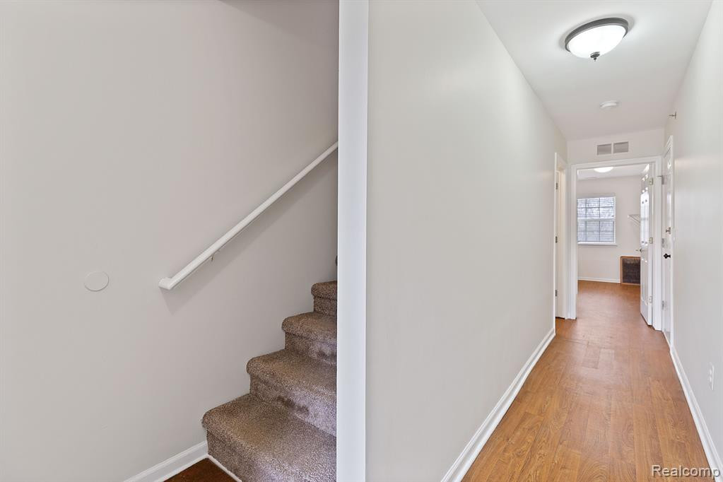 1493 SILVERBROOK RIDGE Drive, Walled Lake, MI 48390 — Photo 30
