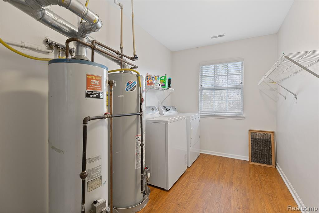 1493 SILVERBROOK RIDGE Drive, Walled Lake, MI 48390 — Photo 31