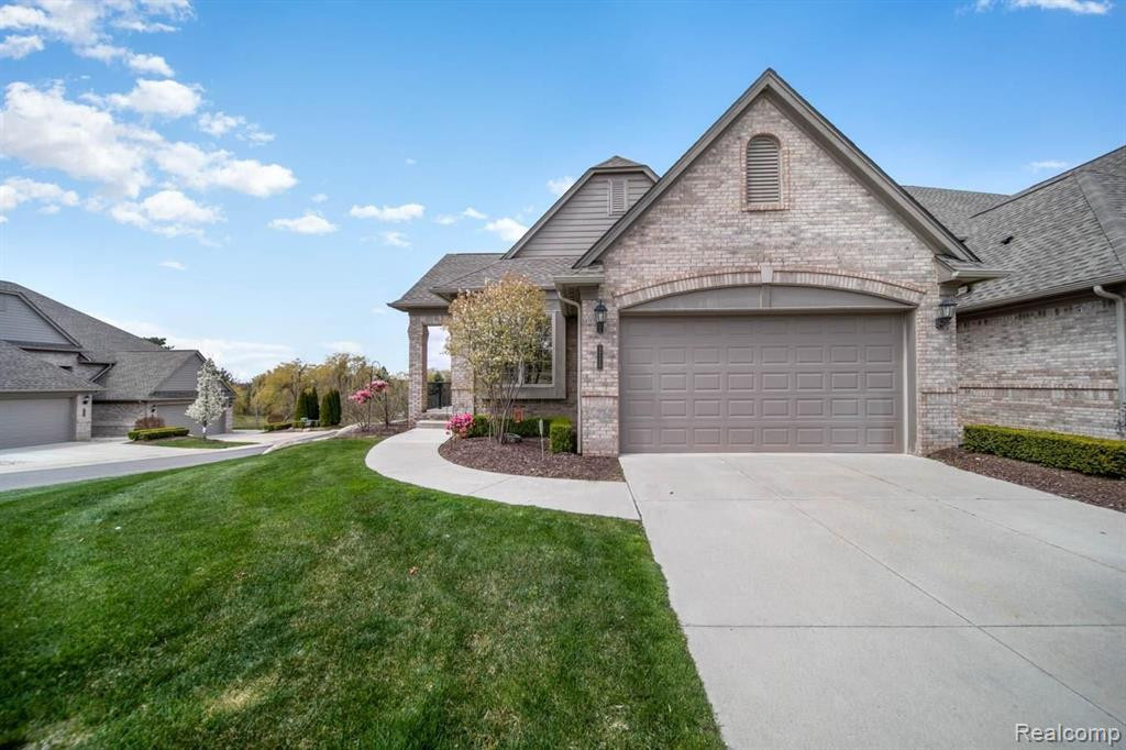 5720 KNOB HILL CIRCLE, 30, Clarkston, MI 48348 — front exterior