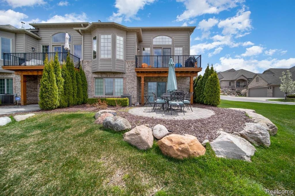 5720 KNOB HILL CIRCLE, 30, Clarkston, MI 48348 — Photo 4