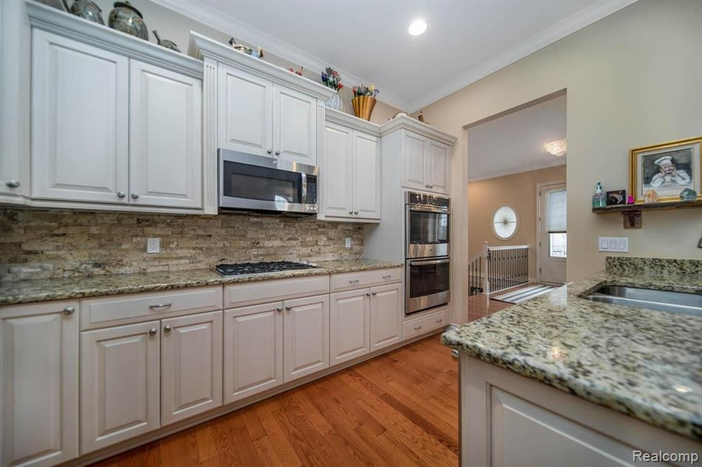5720 KNOB HILL CIRCLE, 30, Clarkston, MI 48348 — Photo 10