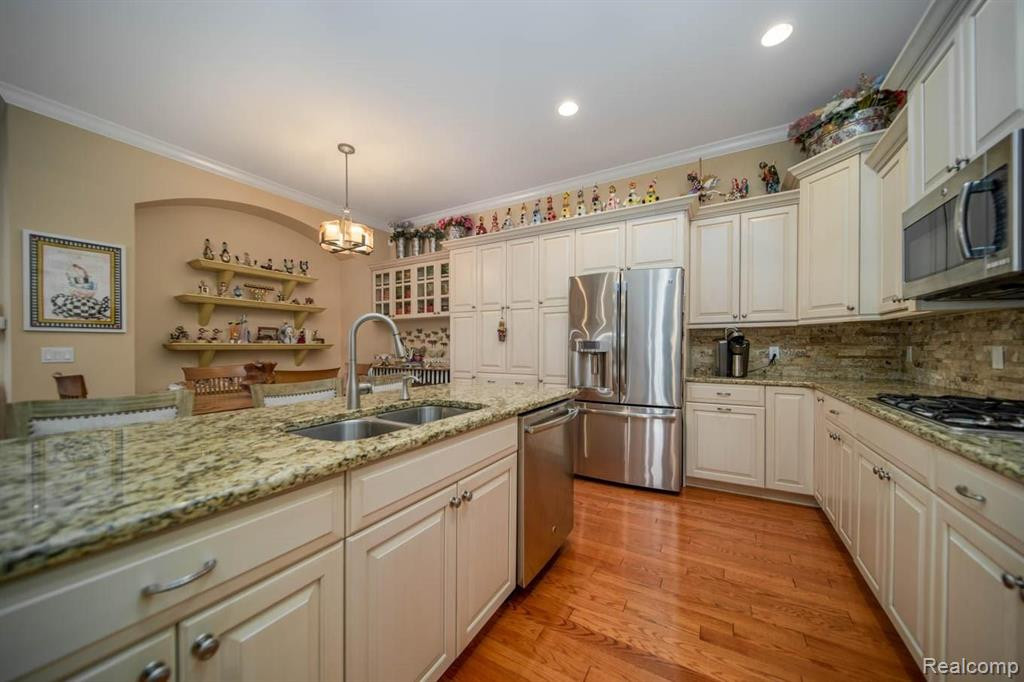 5720 KNOB HILL CIRCLE, 30, Clarkston, MI 48348 — Photo 12
