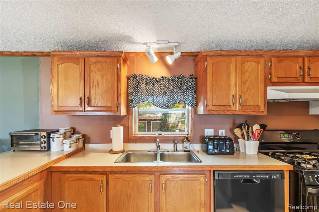 2679 BRAD Place, Brighton, MI 48114 — Photo 6