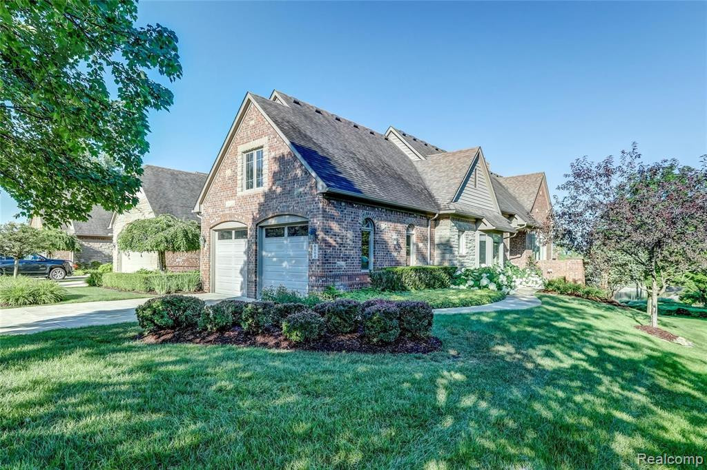 8500 Falling Water Drive, South Lyon, MI 48178 — Photo 2
