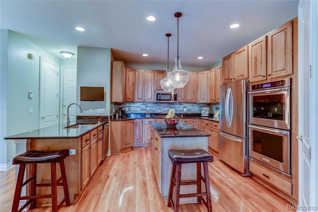 8500 Falling Water Drive, South Lyon, MI 48178 — Photo 10