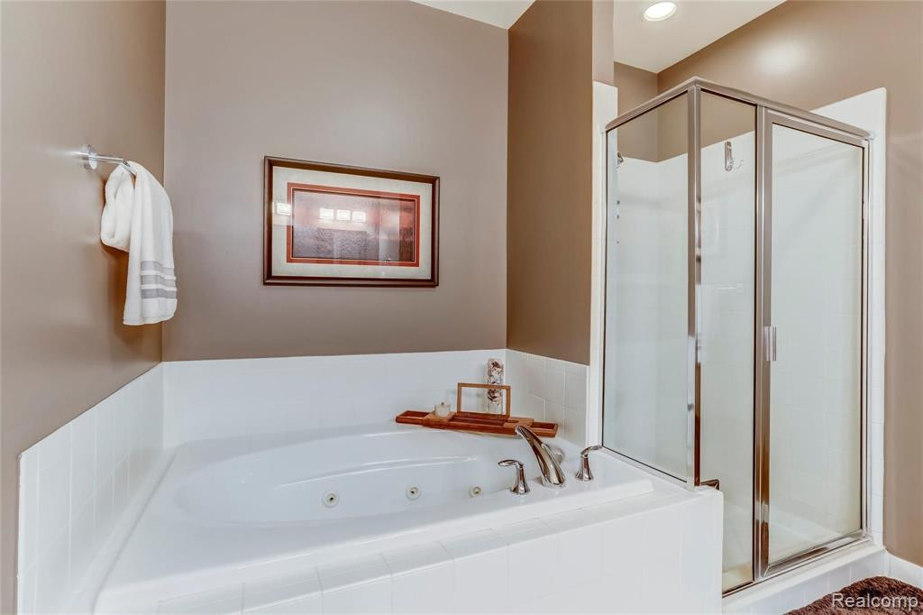 8500 Falling Water Drive, South Lyon, MI 48178 — Photo 18