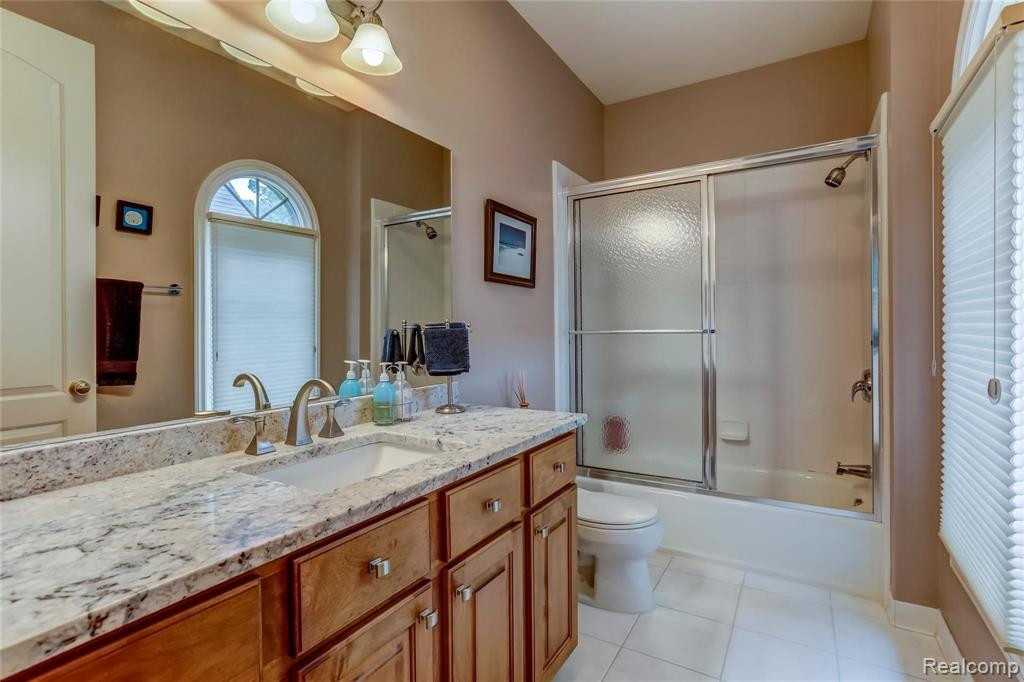 8500 Falling Water Drive, South Lyon, MI 48178 — Photo 20