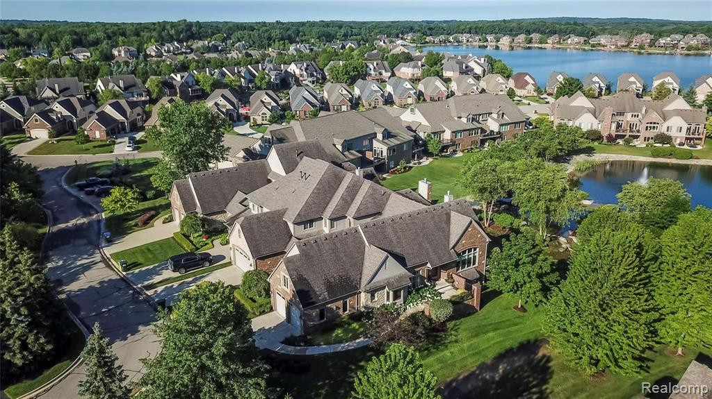 8500 Falling Water Drive, South Lyon, MI 48178 — Photo 37