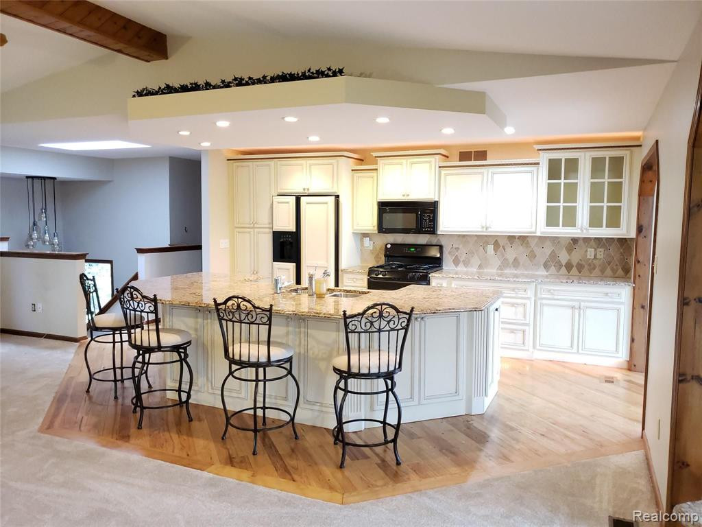 415 COLEDALE Drive, White Lake, MI — Photo 14