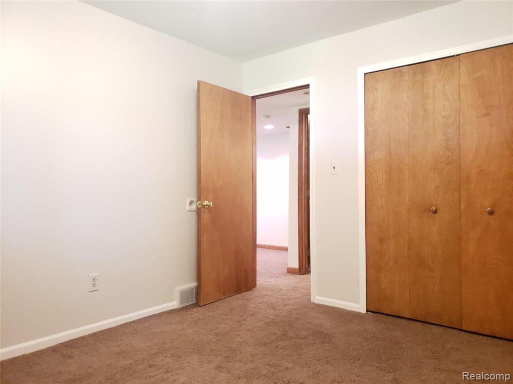 415 COLEDALE Drive, White Lake, MI — Photo 43