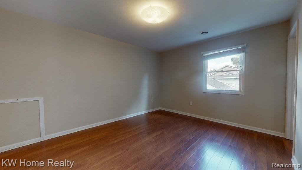 415 LEON Road, Walled Lake, MI 48390 — Photo 26